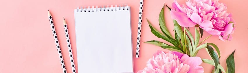 petit-bloc-notes-avec-crayons